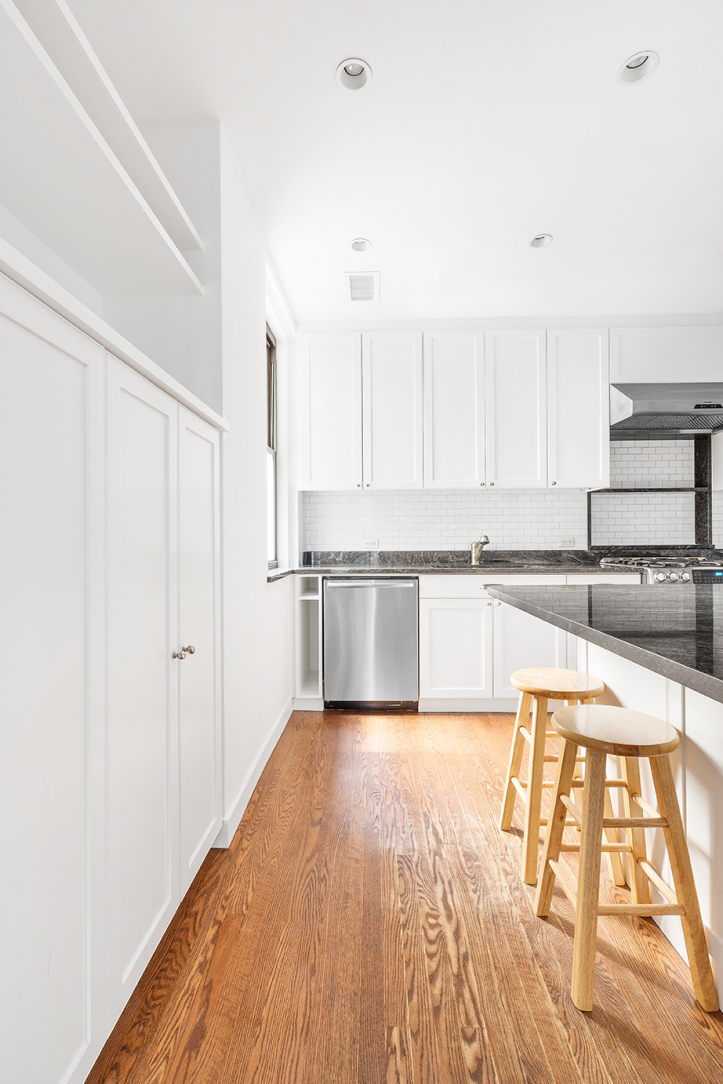 152 West 58th Street, Unit 6CD Manhattan, NY 10019 - Photo 10 of 23