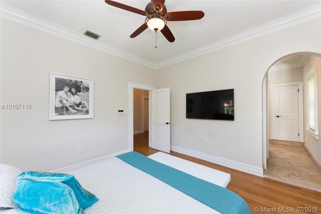 312 Ridgewood Road Coral Gables, FL 33133 - Photo 16 of 26 Gallery Image 16