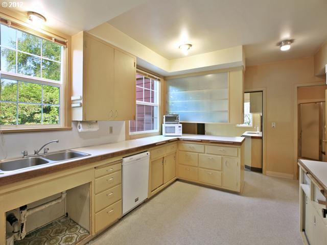 3386 Southwest Fairmount Boulevard Portland, OR 97239 - Photo 9 of 16 Gallery Image 9