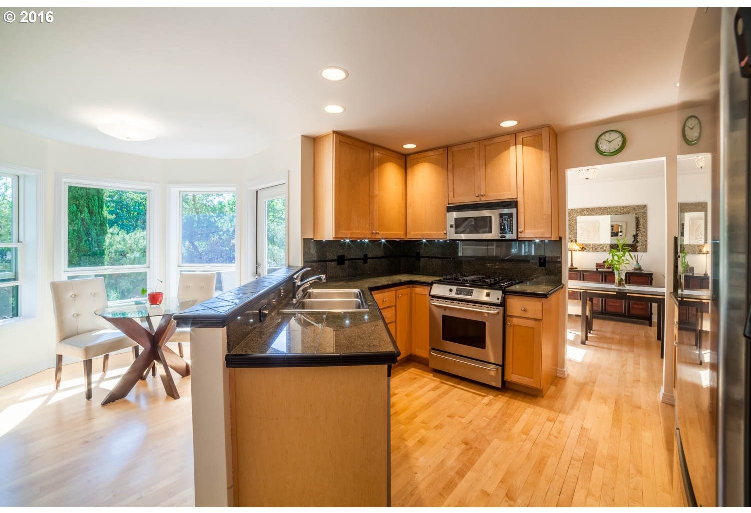 235 Southwest Palatine Hill Road Portland, OR 97219 - Photo 10 of 29