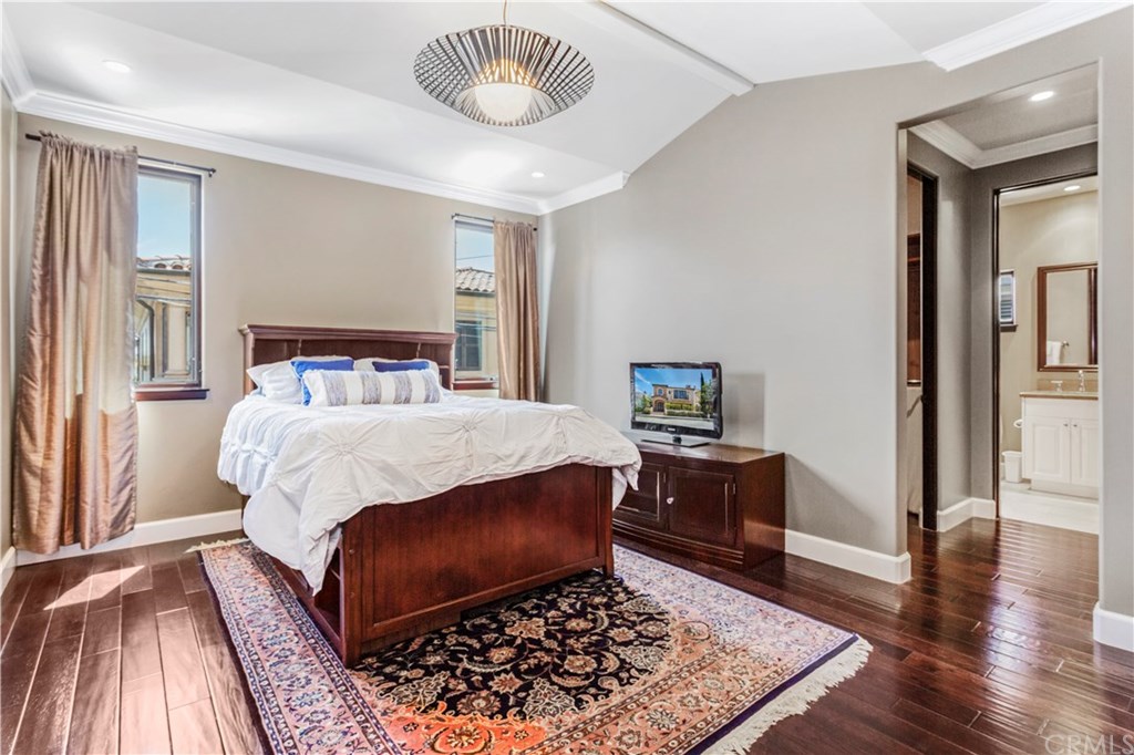 70 Giralda Walk Long Beach, CA 90803 - Photo 24 of 27