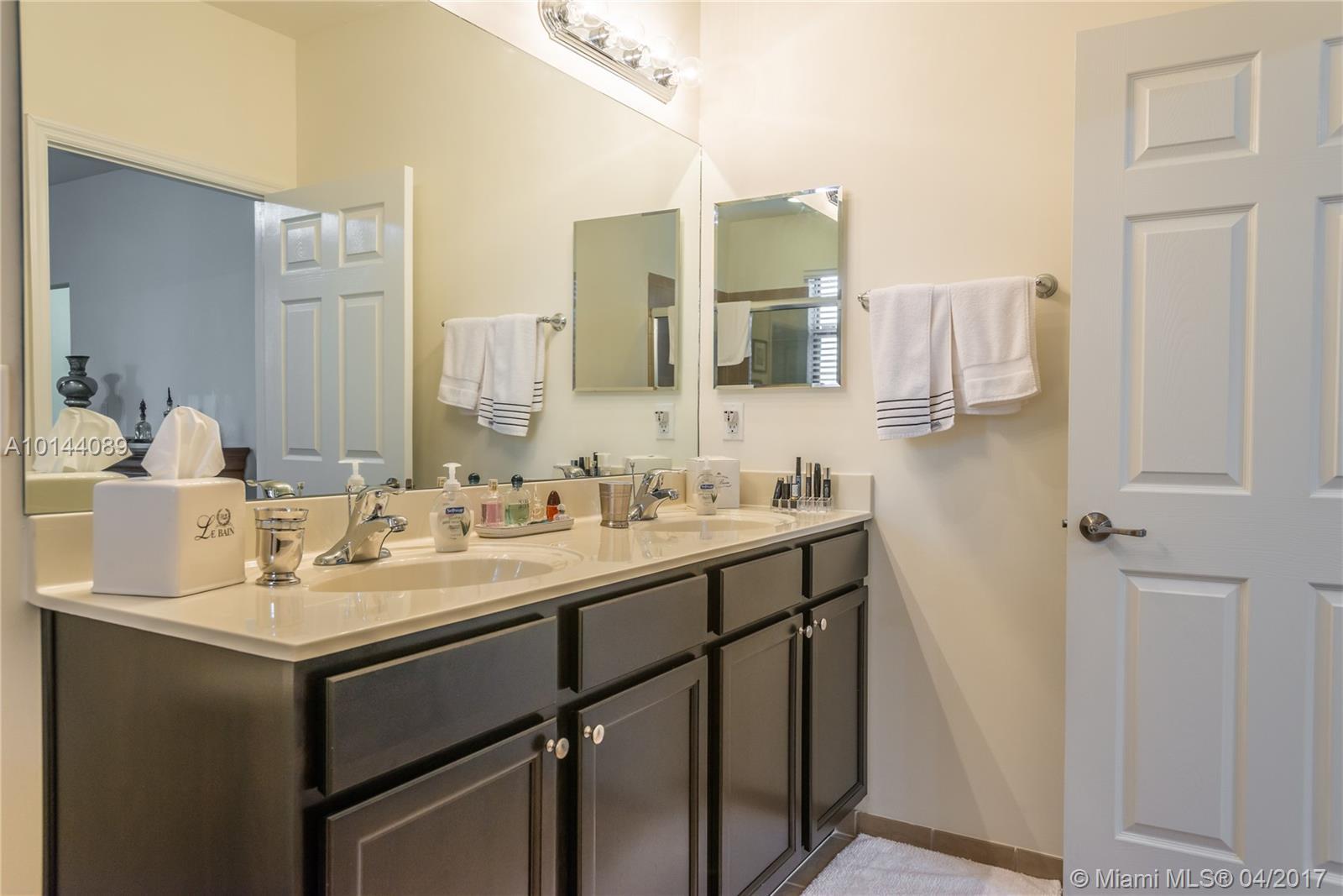 11611 Southwest 151st Place Miami, FL 33196 - Photo 10 of 24 Gallery Image 10