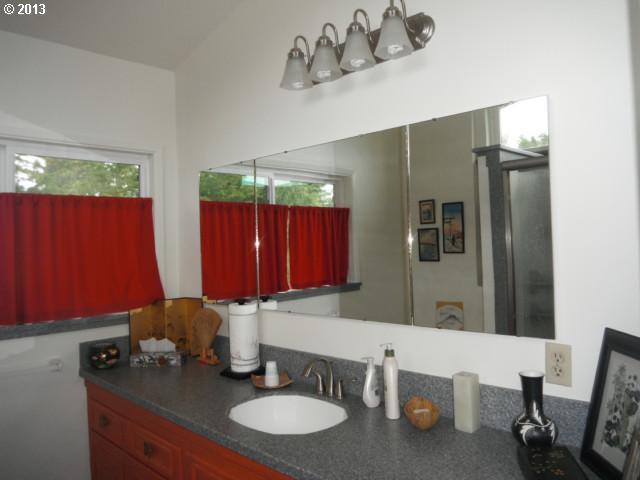 28214 Sandridge Road Ocean Park, WA 98640 - Photo 10 of 16 Gallery Image 10