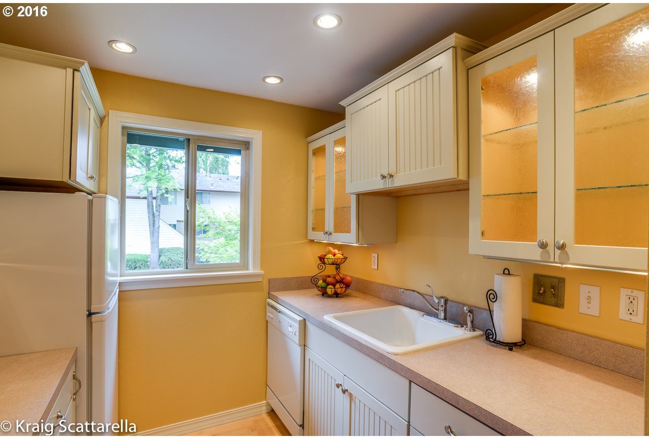 12622 Northwest Barnes Road, Unit 5 Portland, OR 97229 - Photo 13 of 14 Gallery Image 13