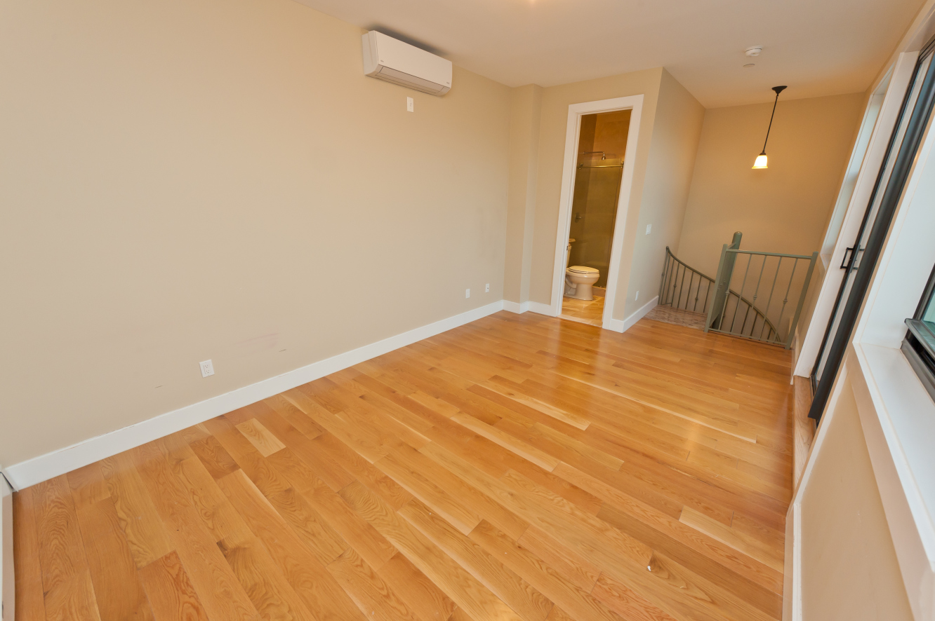 36-12 28th Avenue, Unit 4Front Queens, NY 11103 - Photo 9 of 15