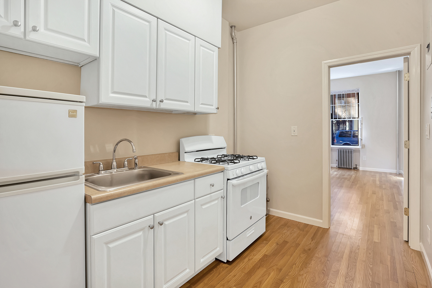 429 East 9th Street, Unit 1 Manhattan, NY 10009 - Photo 3 of 6