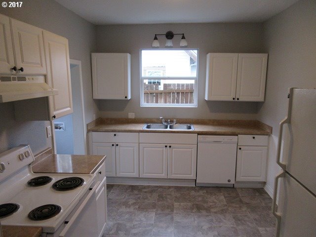 495 Ford Street Southeast Salem, OR 97301 - Photo 3 of 18