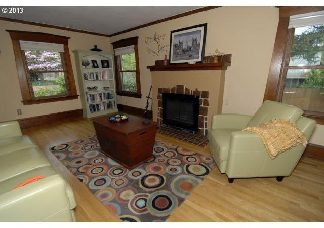 1206 Southwest Carson Street Portland, OR 97219 - Photo 12 of 16 Gallery Image 12