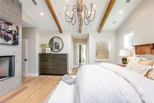 $2,575,000 | 291 Walnut Street, Costa Mesa, CA 92627