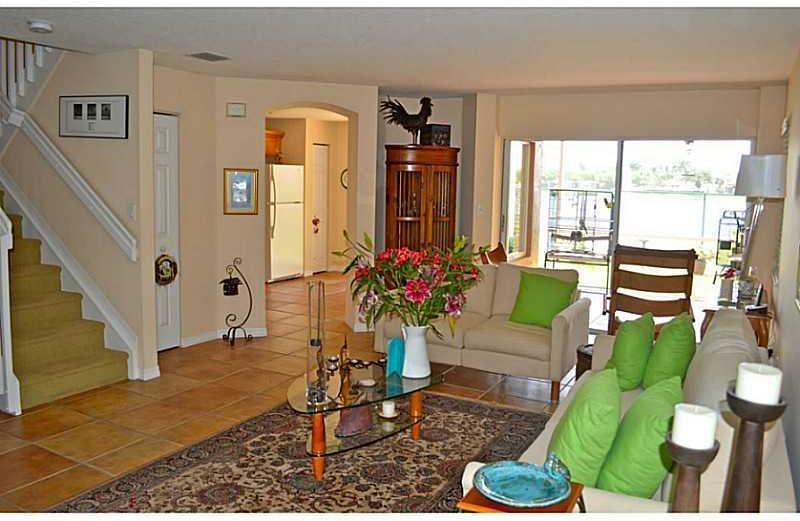 16544 Southwest 68th Terrace Miami, FL 33193 - Photo 4 of 33