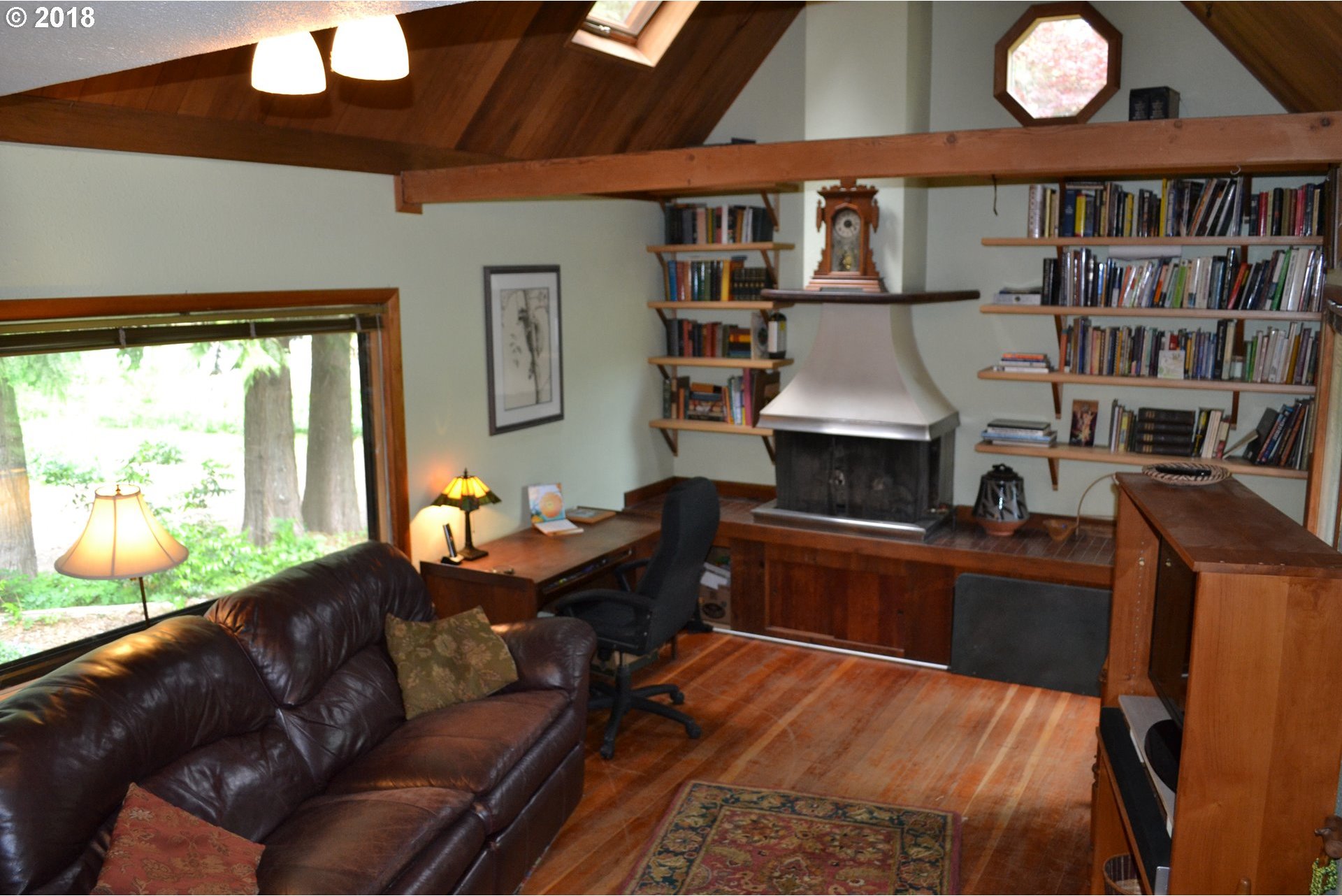 1210 Sunset Road Hood River, OR 97031 - Photo 3 of 27 Gallery Image 3