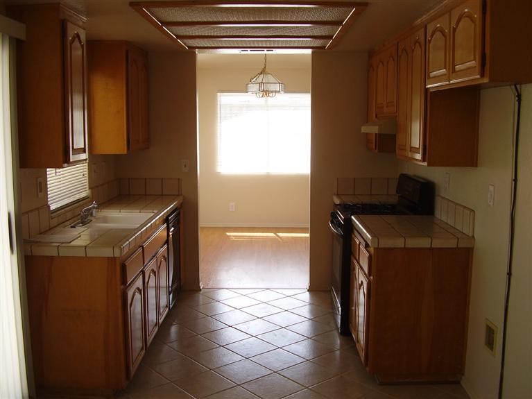 10599 Maple Avenue Hesperia, CA 92345 - Photo 7 of 11