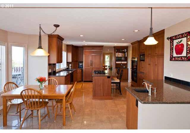 31755 Southwest Laurelview Road Hillsboro, OR 97123 - Photo 3 of 30