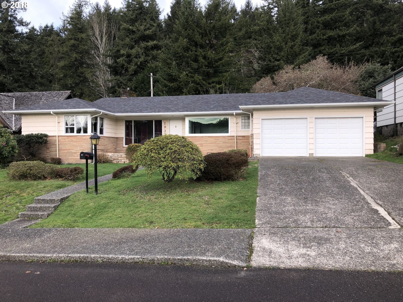 1933 Hawthorne Avenue Reedsport, OR 97467 - Photo 1 of 9 Gallery Image 1