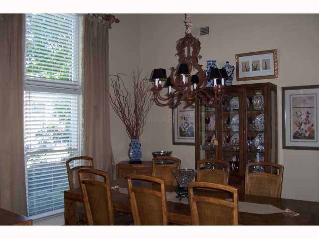 1936 Grovecrest Road Germantown, TN 38139 - Photo 8 of 12 Gallery Image 8
