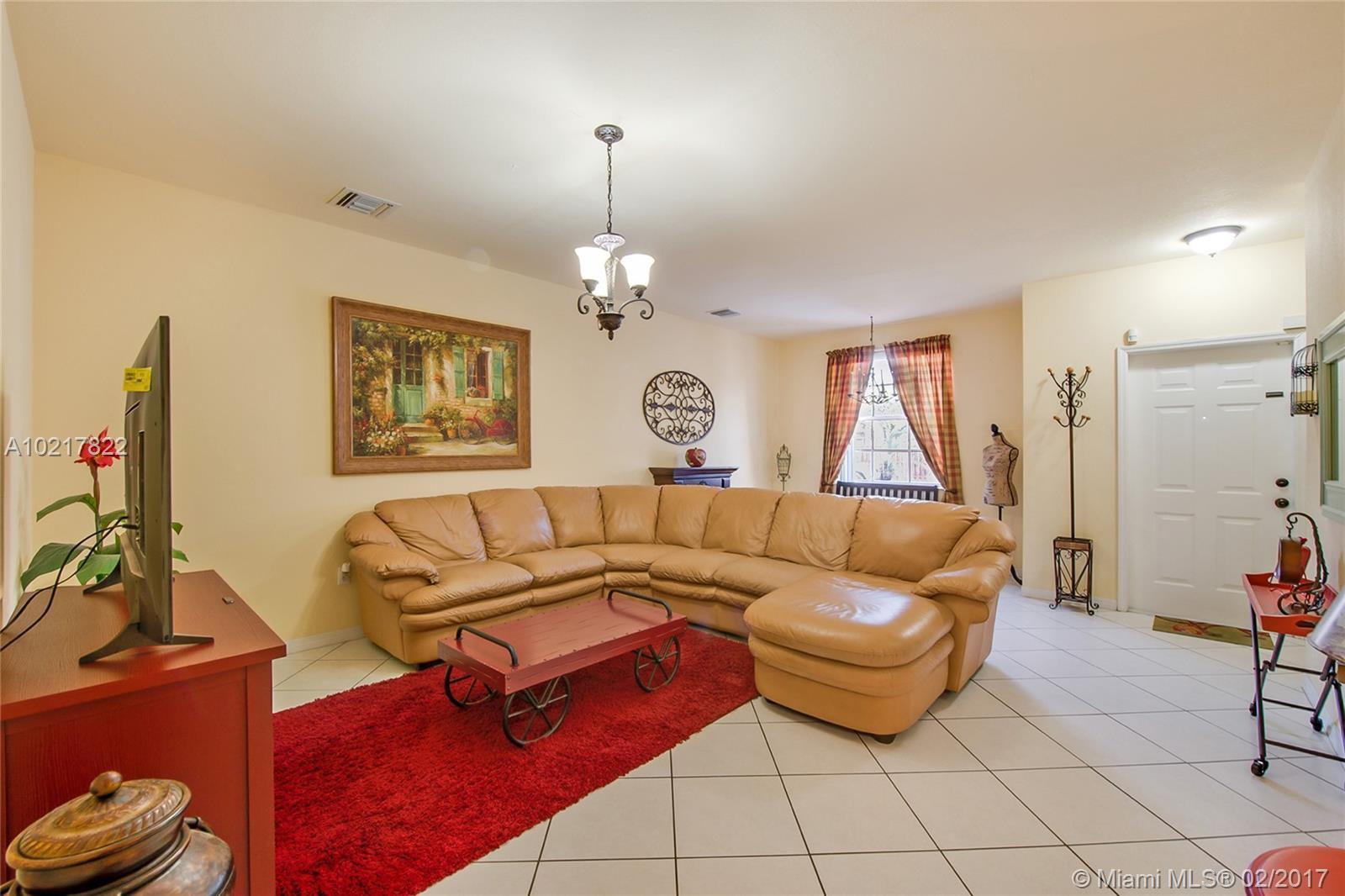 60 Southeast 6th Road, Unit 60 Homestead, FL 33030 - Photo 3 of 15