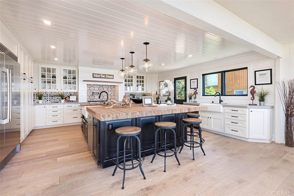 345 Heather Place Laguna Beach, CA 92651 - Photo 11 of 25