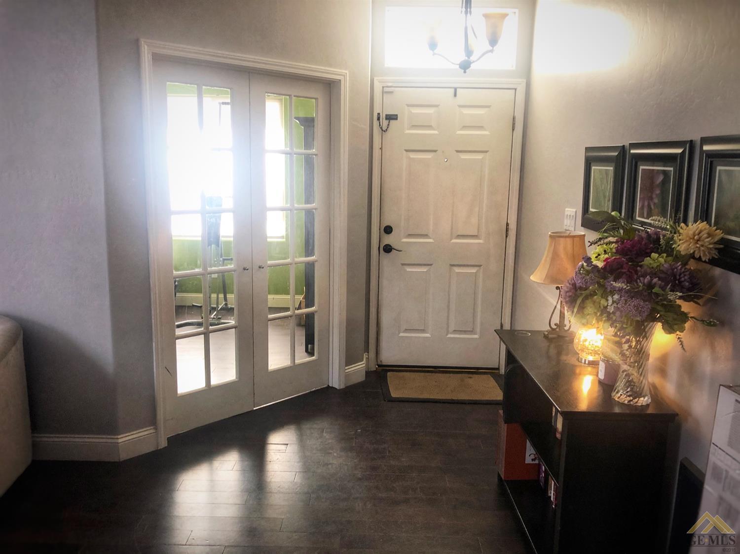 7006 Slickrock Drive Bakersfield, CA 93313 - Photo 2 of 5