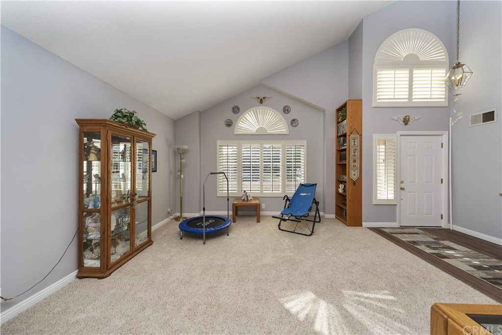 136 Sandpoint Lane Riverside, CA 92506 - Photo 8 of 35