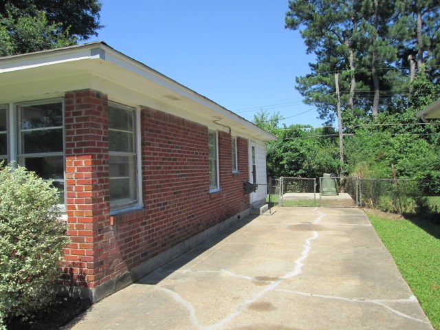 1636 Duke Road Memphis, TN 38108 - Photo 3 of 17 Gallery Image 3