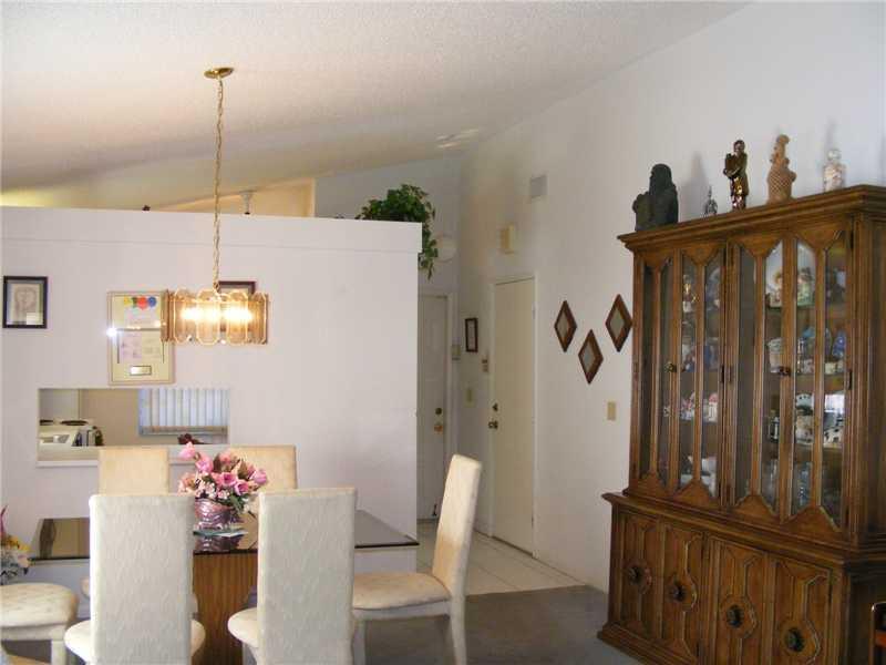8180 Sweetbriar Way, Unit 8180 Boca Raton, FL 33496 - Photo 6 of 18 Gallery Image 6