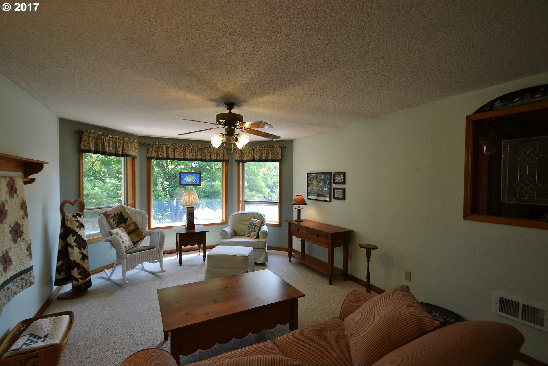 205 Meadow View Road Forest Grove, OR 97116 - Photo 3 of 25 Gallery Image 3