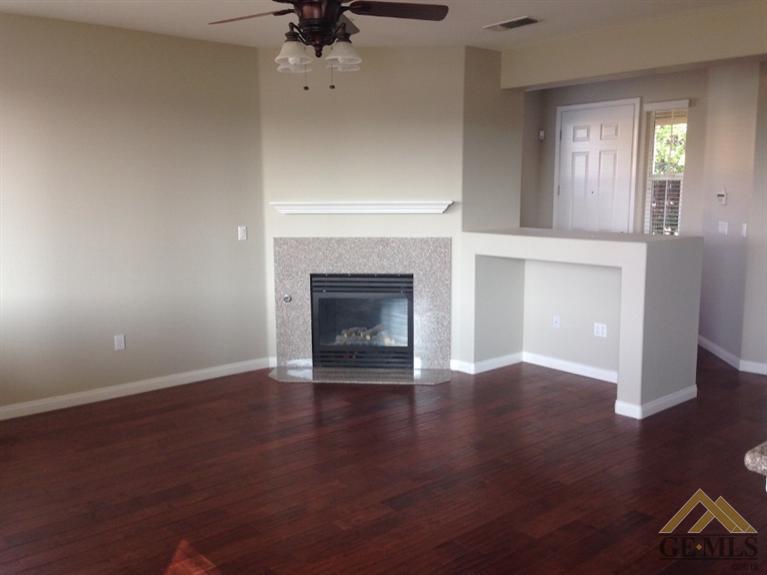 403 Bloomfield Drive Bakersfield, CA 93312 - Photo 4 of 9