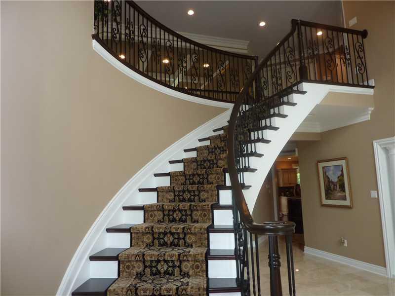 103 Brookside Lane Coraopolis, PA 15108 - Photo 4 of 25