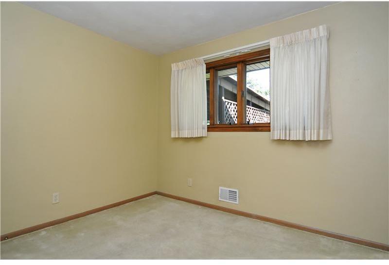 212 East Harbison Road Pittsburgh, PA 15205 - Photo 11 of 21 Gallery Image 11