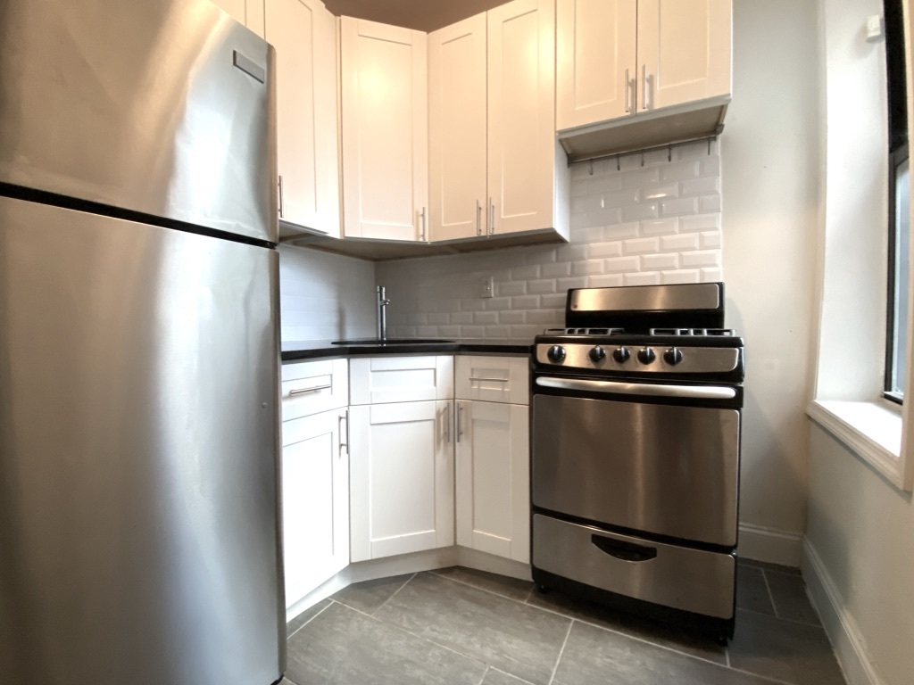 571 West 159th Street, Unit 1 Manhattan, NY 10032 - Photo 3 of 7