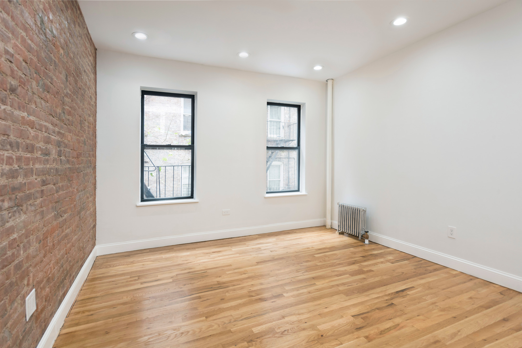 706 West 180th Street, Unit 4 Manhattan, NY 10033 - Photo 3 of 13