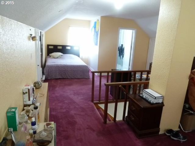 11901 Southeast Powell Boulevard Portland, OR 97266 - Photo 4 of 16