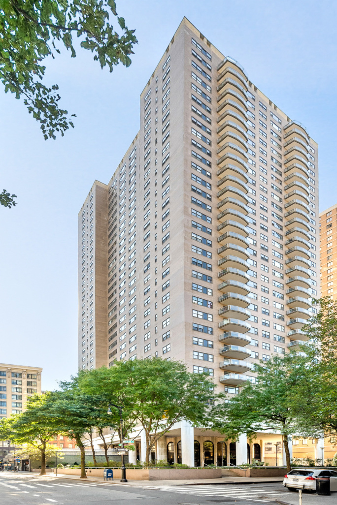 60 East 8th Street, Unit 22F Manhattan, NY 10003 - Photo 11 of 13