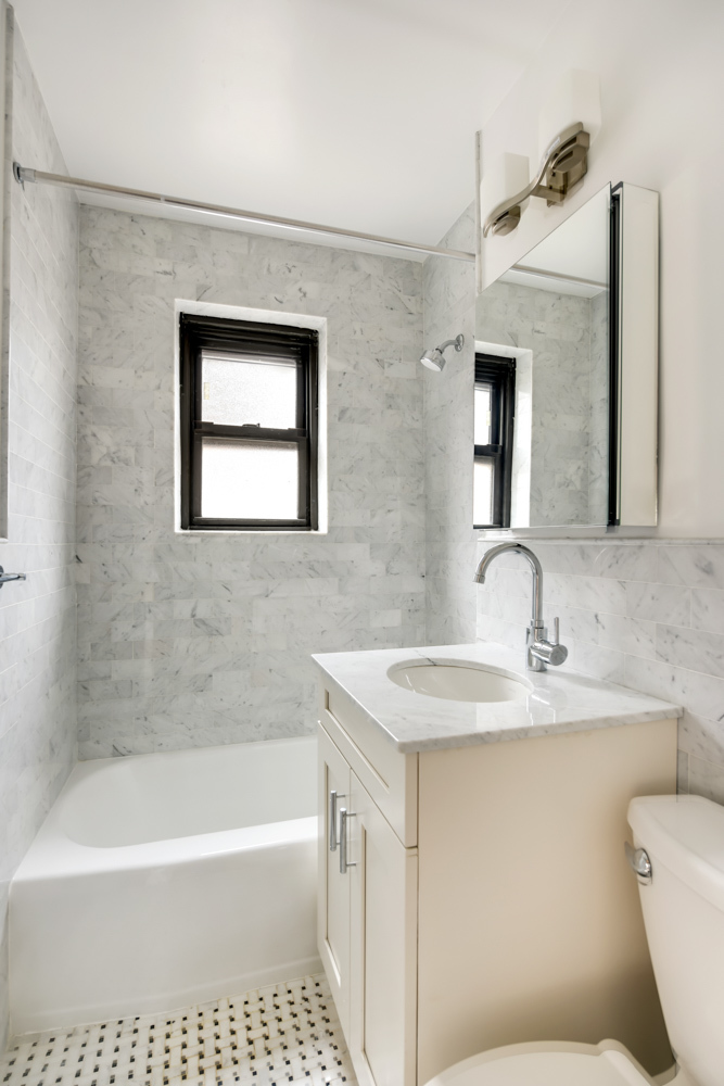 305 E 72nd St, Unit PHB Manhattan, NY 10021 - Photo 15 of 16