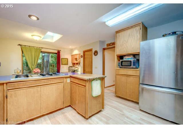 7301 Southwest Barbara Lane Portland, OR 97223 - Photo 8 of 26