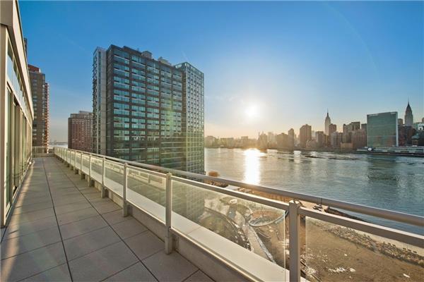 46-30 Center Boulevard, Unit PHA Queens, NY 11109 - Photo 16 of 21