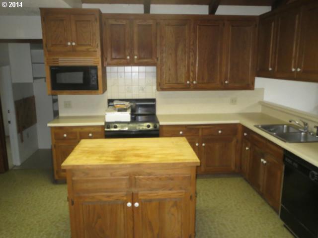 28178 Mateer Road Gold Beach, OR 97444 - Photo 6 of 16