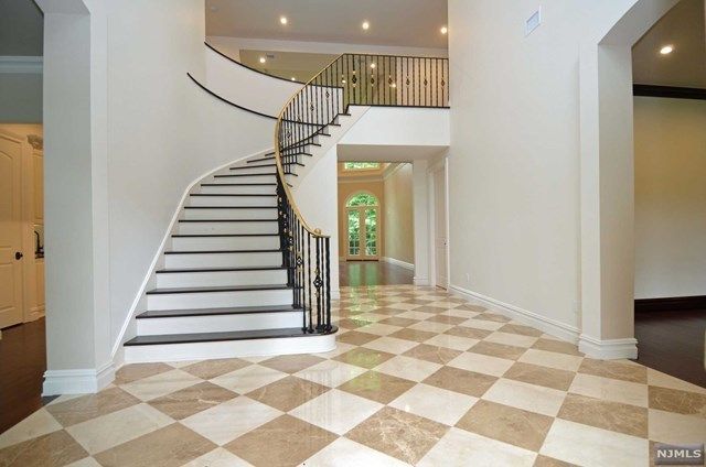 17 Stone Ledge Road Upper Saddle River, NJ 07458 - Photo 2 of 25