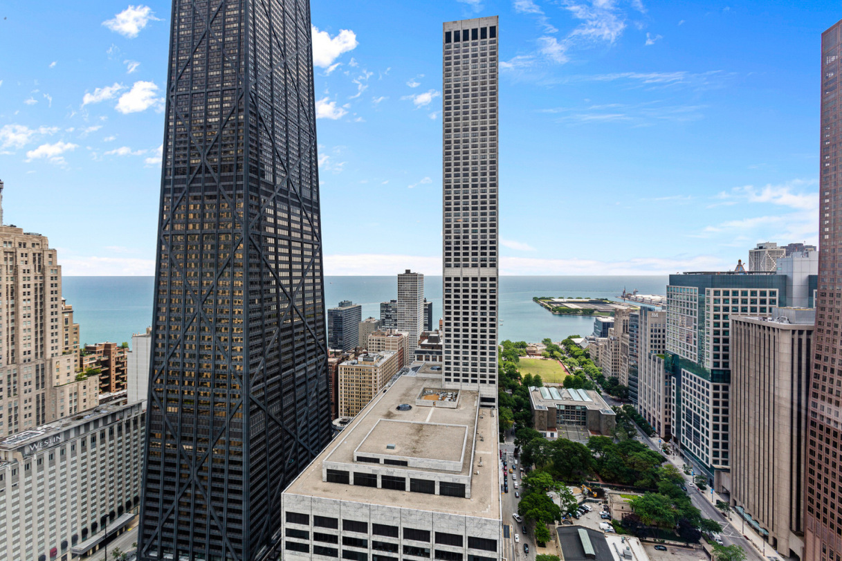 111 E Chestnut St, Chicago, IL 60611 - Photo 11 of 16