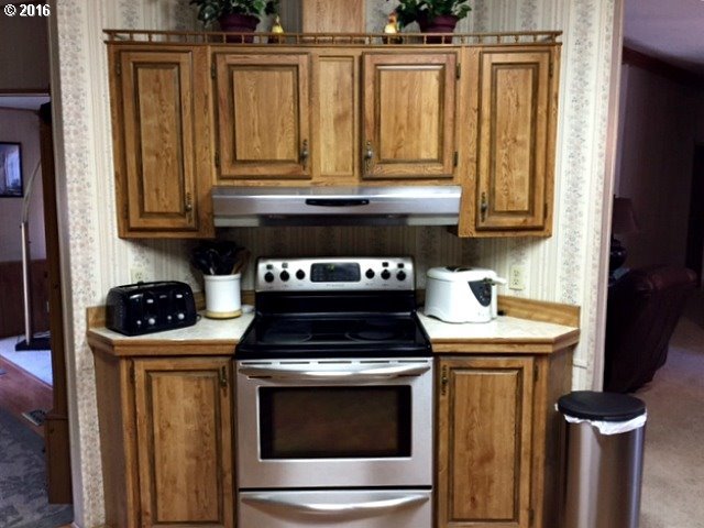 696 Deady Crossing Road Sutherlin, OR 97479 - Photo 4 of 26