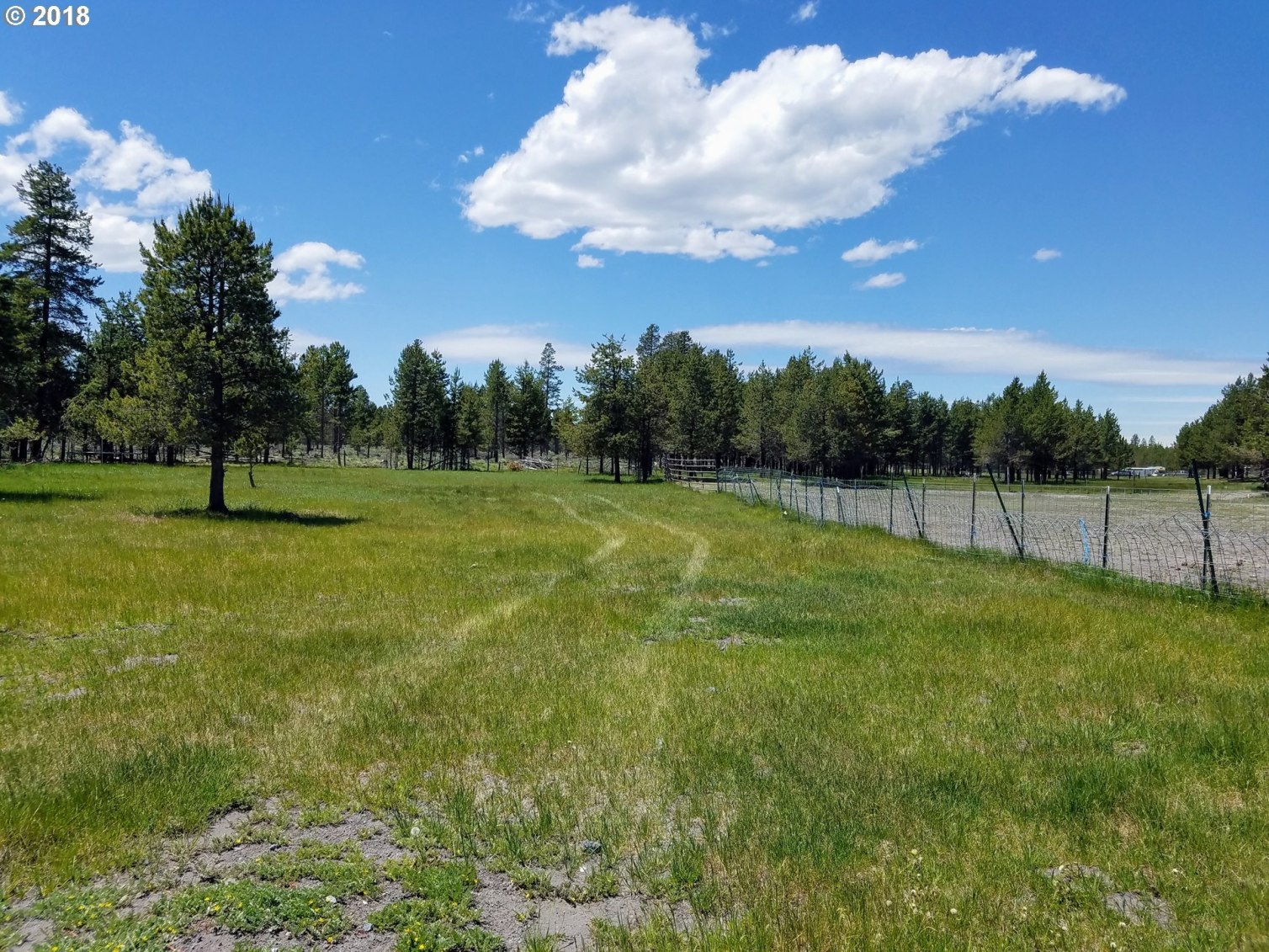 2600 Split Rail Road La Pine, OR 97739 - Photo 3 of 13 Gallery Image 3