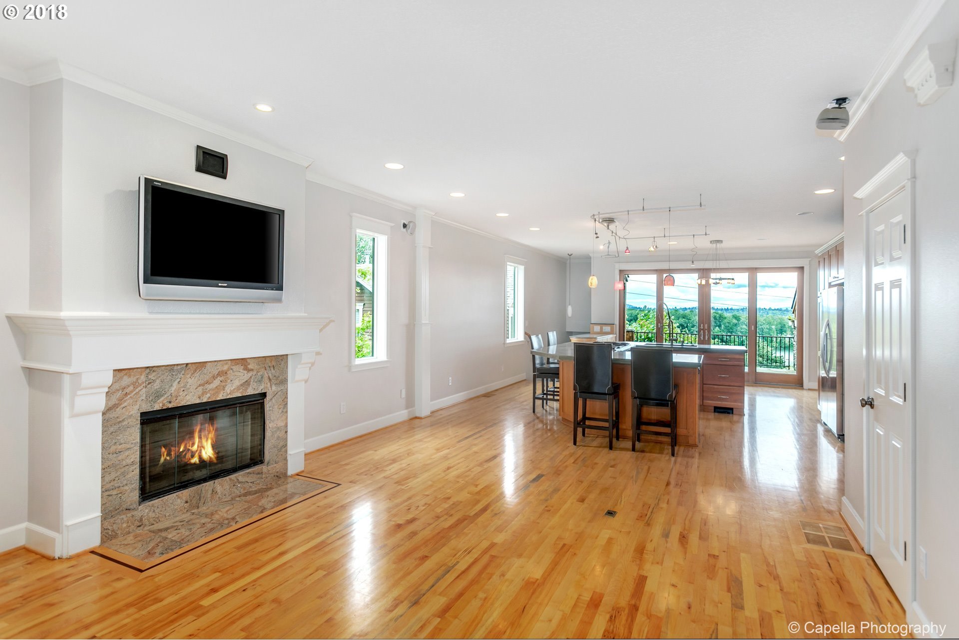 5012 Southwest View Point Terrace Portland, OR 97239 - Photo 11 of 21