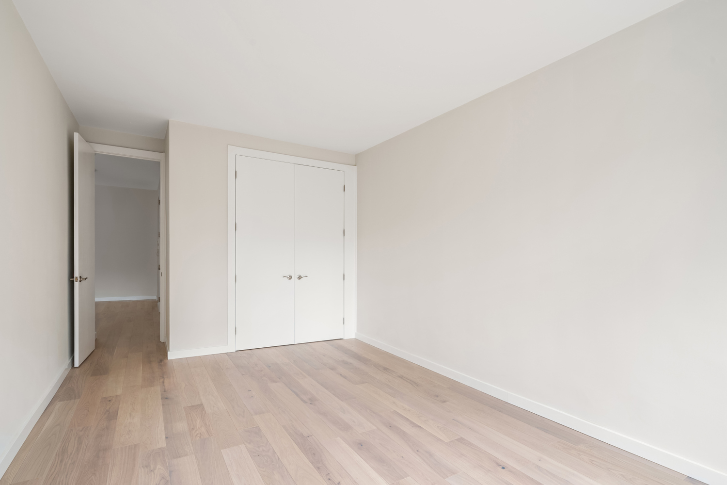 60 East 8th Street, Unit 9M Manhattan, NY 10003 - Photo 5 of 9