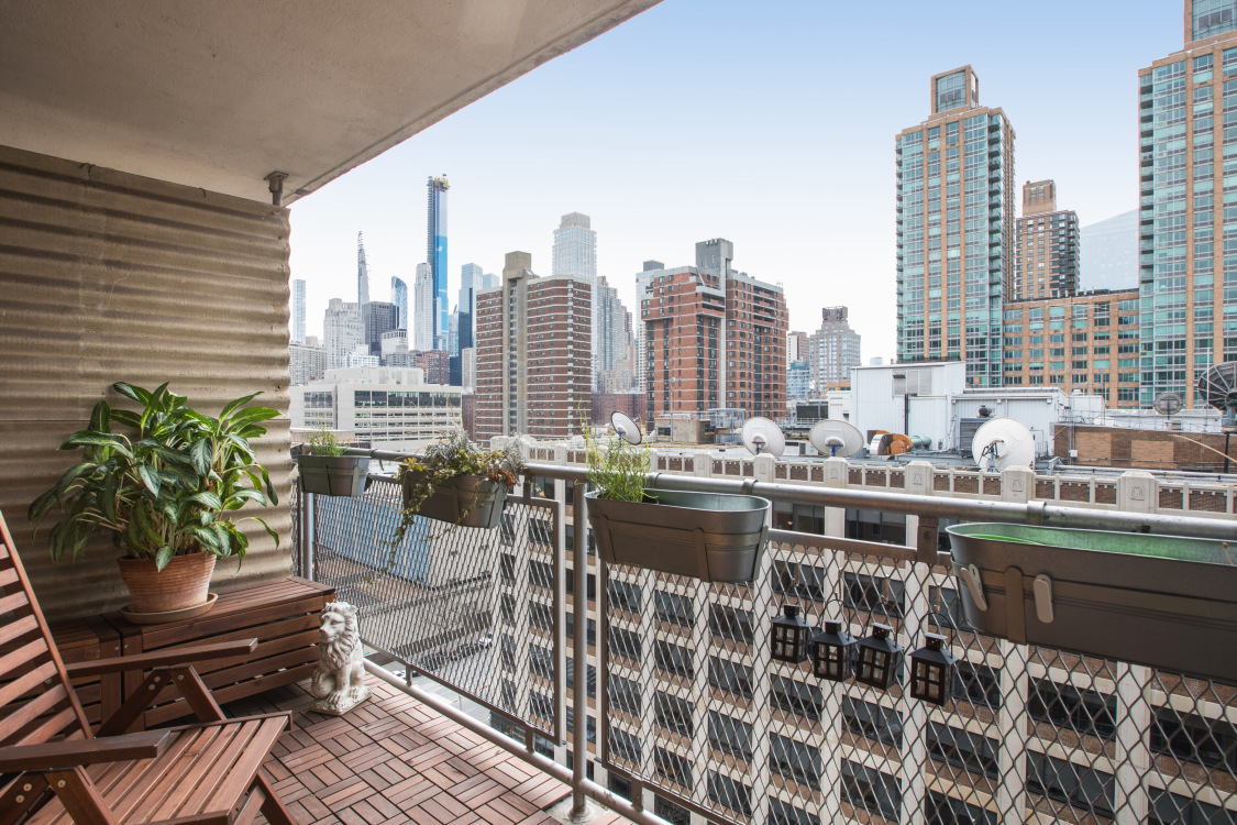 303 West 66th Street, Unit 14HW Manhattan, NY 10023 - Photo 2 of 9