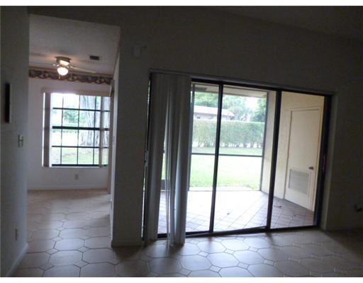 6855 Bridlewood Court Boca Raton, FL 33433 - Photo 5 of 10