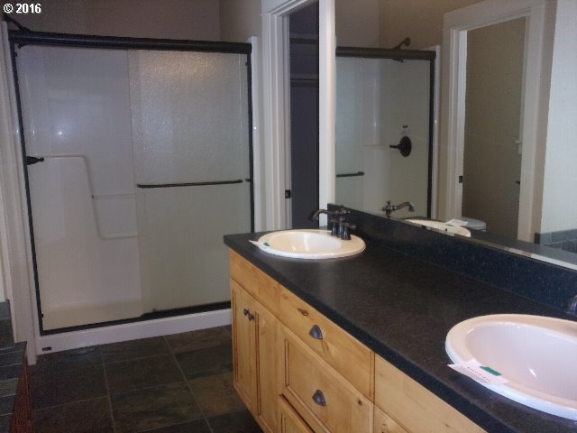 2621 Northwest Brockway Road Winston, OR 97496 - Photo 7 of 15 Gallery Image 7