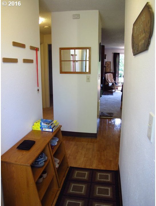 14095 Southwest Walker Road, Unit 39 Beaverton, OR 97005 - Photo 4 of 10 Gallery Image 4