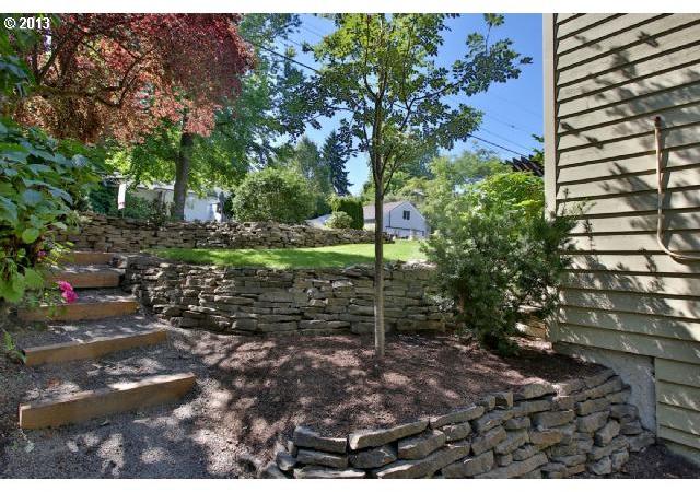243 Southwest Palatine Hill Road Portland, OR 97219 - Photo 16 of 16 Gallery Image 16