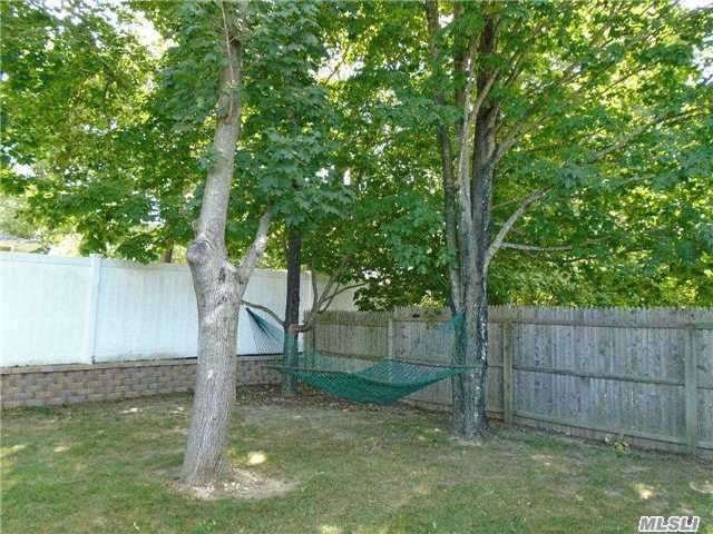 21 Wauwepex Trail Ridge, NY 11961 - Photo 12 of 14 Gallery Image 12