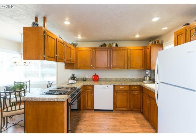 29547 Southeast Chase Road Gresham, OR 97080 - Photo 11 of 32 Gallery Image 11